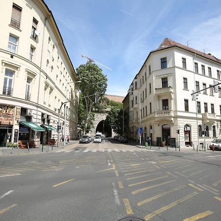 Castle Courtyard Hideaway Daire Budapeşte Dış mekan fotoğraf