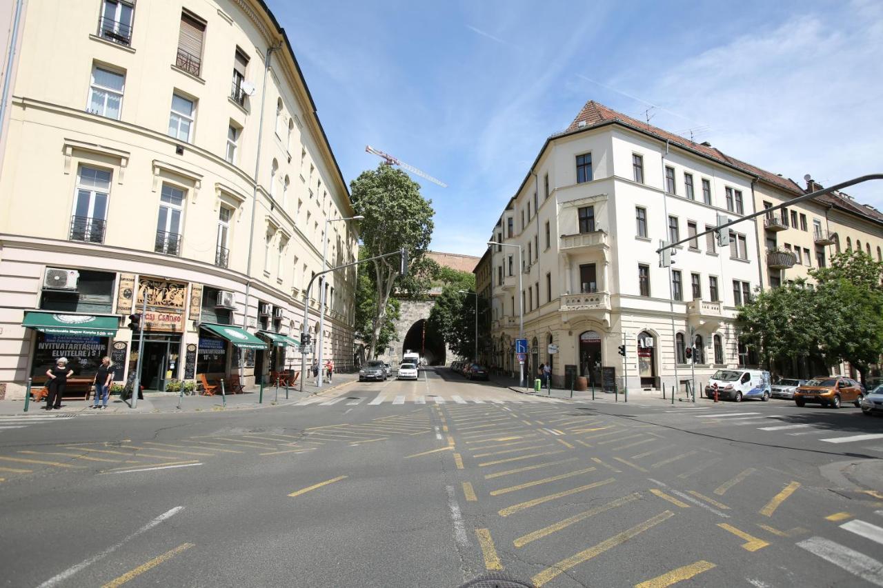 Castle Courtyard Hideaway Daire Budapeşte Dış mekan fotoğraf
